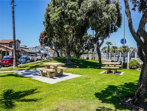 6601  Seashore  , Newport Beach, CA