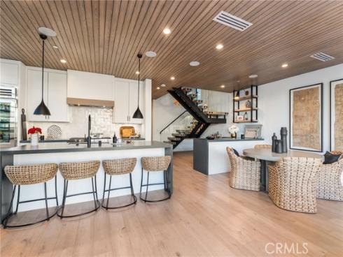 109  Turquoise  , Newport Beach, CA