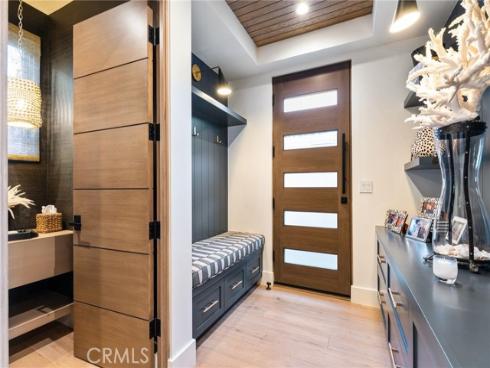 109  Turquoise  , Newport Beach, CA