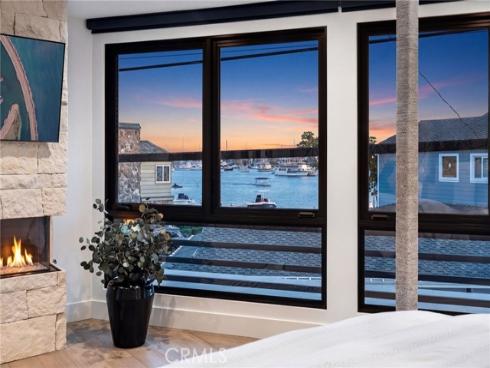 109  Turquoise  , Newport Beach, CA