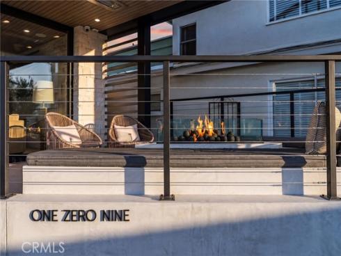 109  Turquoise  , Newport Beach, CA