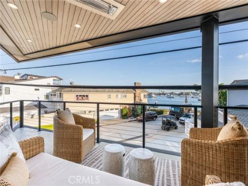 109  Turquoise  , Newport Beach, CA