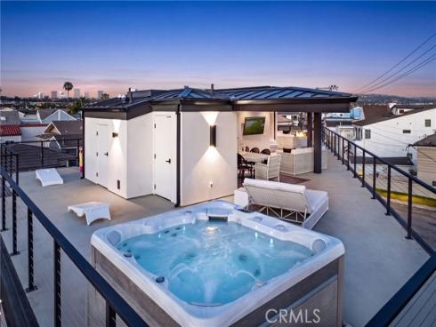 109  Turquoise  , Newport Beach, CA