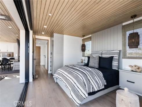 109  Turquoise  , Newport Beach, CA