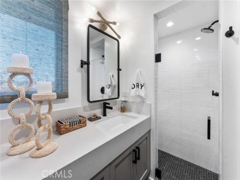 109  Turquoise  , Newport Beach, CA