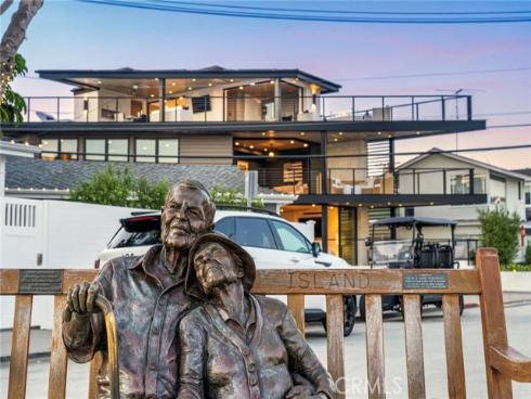 109  Turquoise  , Newport Beach, CA