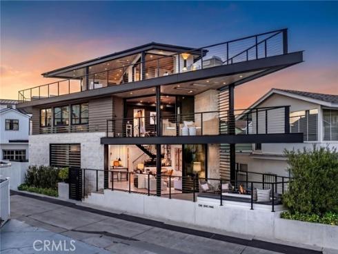 109  Turquoise  , Newport Beach, CA