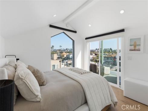 3912  River Ave  , Newport Beach, CA