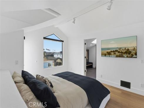 3912  River Ave  , Newport Beach, CA