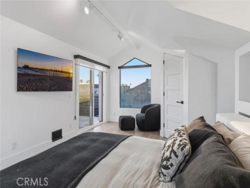 3912  River Ave  , Newport Beach, CA