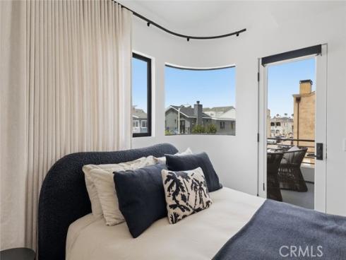 3912  River Ave  , Newport Beach, CA