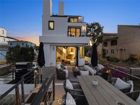 3912  River Ave  , Newport Beach, CA