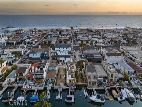 3912  River Ave  , Newport Beach, CA