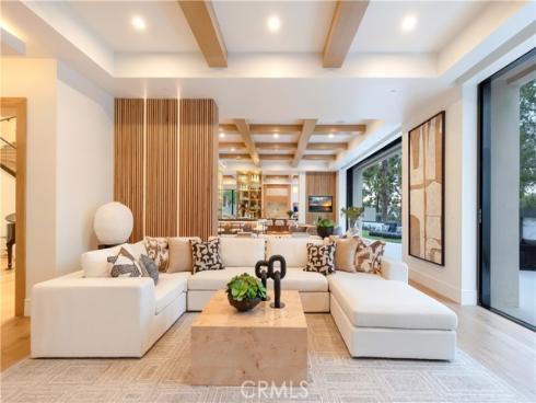 6  Pinehurst Ln  , Newport Beach, CA