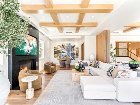 6  Pinehurst Ln  , Newport Beach, CA