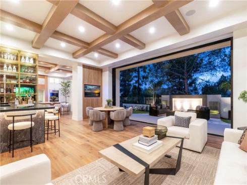 6  Pinehurst Ln  , Newport Beach, CA