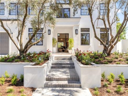 6  Pinehurst Ln  , Newport Beach, CA