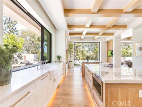 6  Pinehurst Ln  , Newport Beach, CA