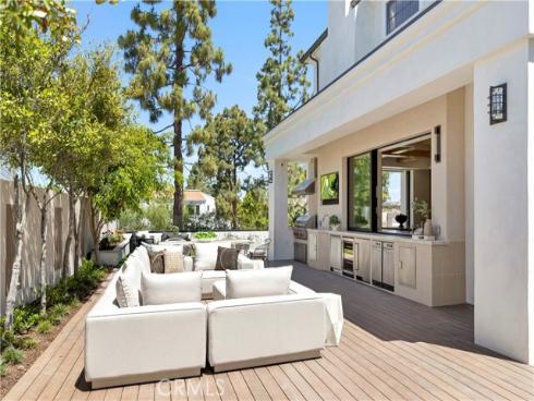6  Pinehurst Ln  , Newport Beach, CA
