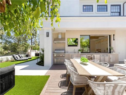 6  Pinehurst Ln  , Newport Beach, CA