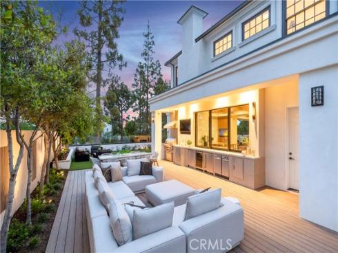 6  Pinehurst Ln  , Newport Beach, CA