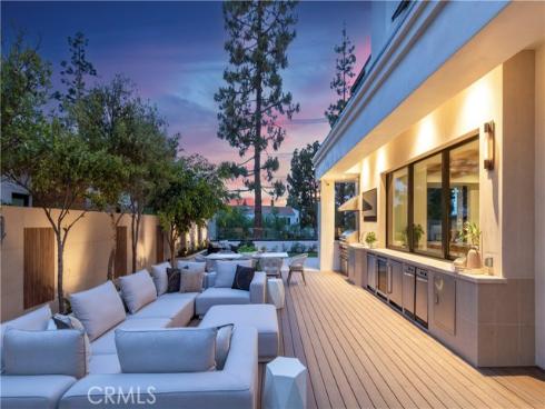 6  Pinehurst Ln  , Newport Beach, CA