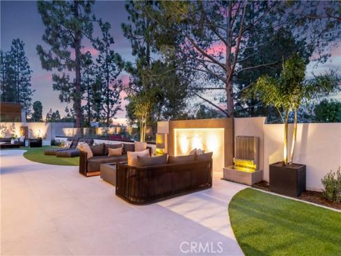 6  Pinehurst Ln  , Newport Beach, CA