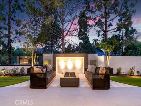 6  Pinehurst Ln  , Newport Beach, CA