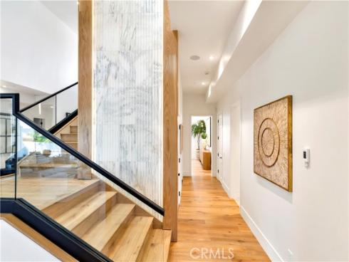 6  Pinehurst Ln  , Newport Beach, CA