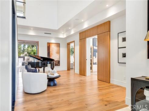 6  Pinehurst Ln  , Newport Beach, CA