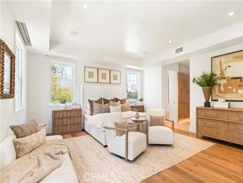 6  Pinehurst Ln  , Newport Beach, CA