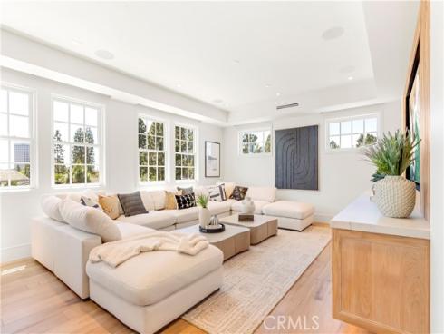 6  Pinehurst Ln  , Newport Beach, CA