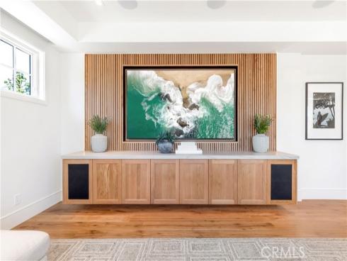 6  Pinehurst Ln  , Newport Beach, CA