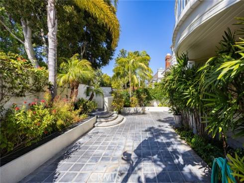 2 Chatham Court, Newport Beach, CA