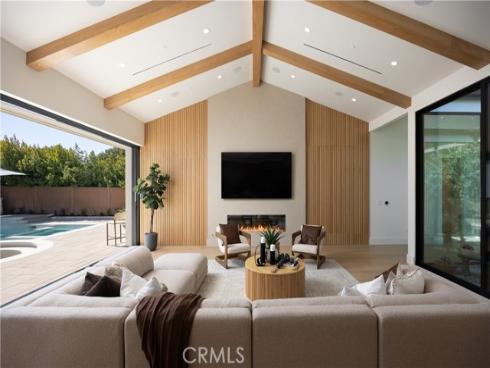 1453  Galaxy Dr  , Newport Beach, CA