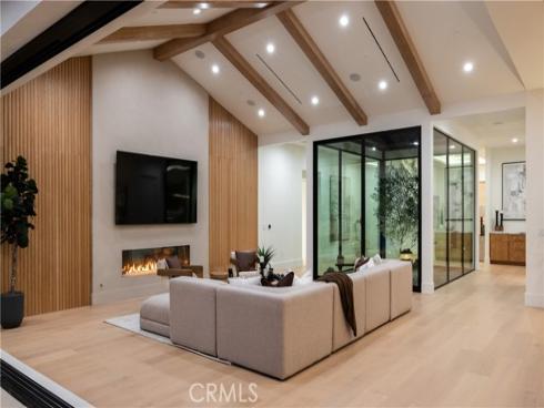 1453  Galaxy Dr  , Newport Beach, CA