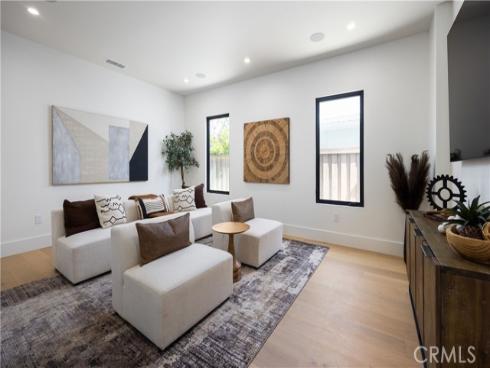 1453  Galaxy Dr  , Newport Beach, CA