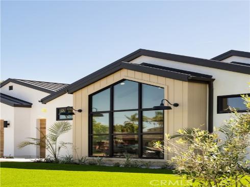 1453  Galaxy Dr  , Newport Beach, CA