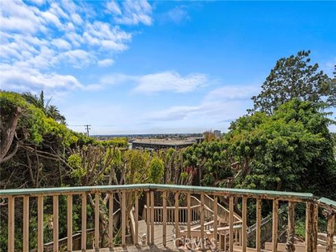 2209 Cliff Drive, Newport Beach, CA