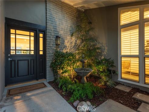 2102 Vista Entrada , Newport Beach, CA