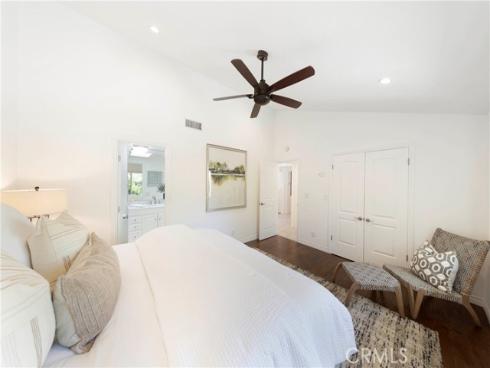 2102 Vista Entrada , Newport Beach, CA