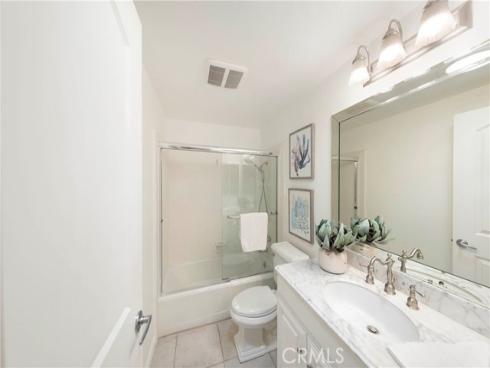2102 Vista Entrada , Newport Beach, CA