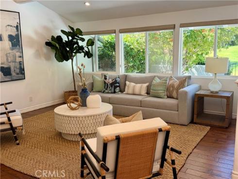 2102 Vista Entrada , Newport Beach, CA