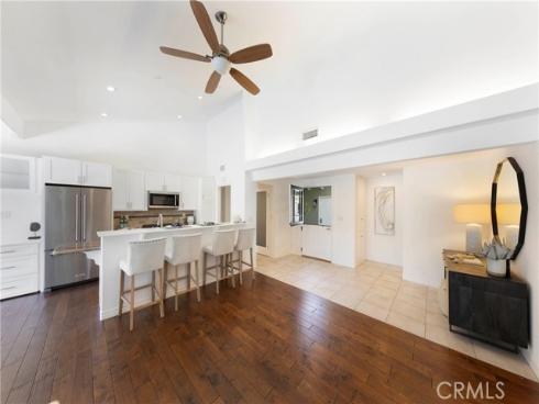 2102 Vista Entrada , Newport Beach, CA