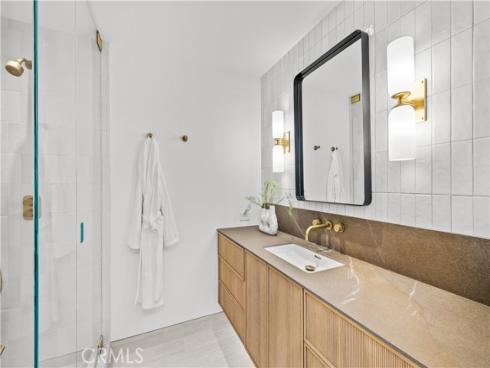 1075 Granville Drive, Newport Beach, CA