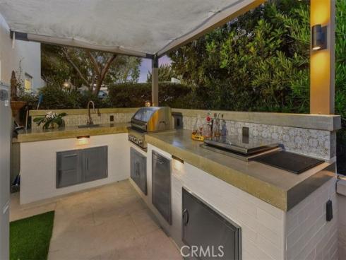 683 Vista Bonita , Newport Beach, CA
