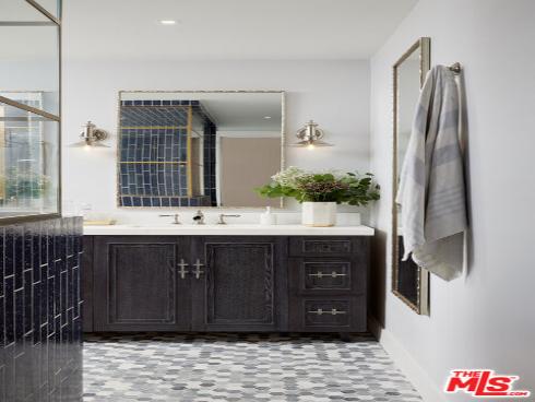 204 Pearl Avenue, Newport Beach, CA