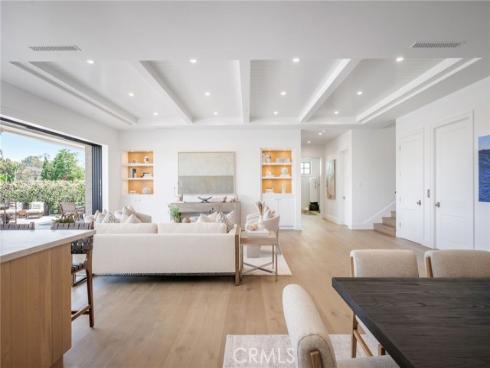 702  Saint James Pl  , Newport Beach, CA