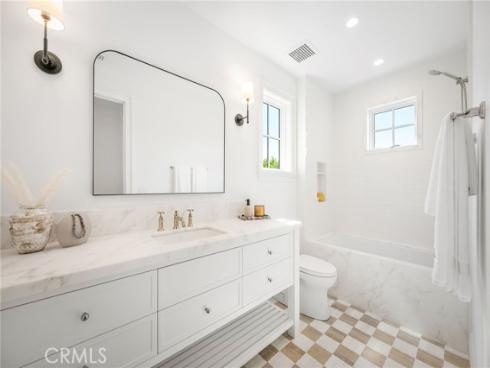 702  Saint James Pl  , Newport Beach, CA