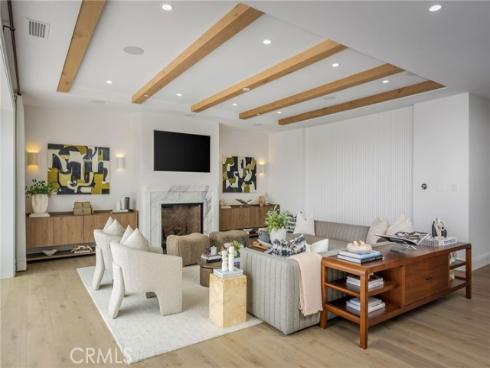 702  Saint James Pl  , Newport Beach, CA